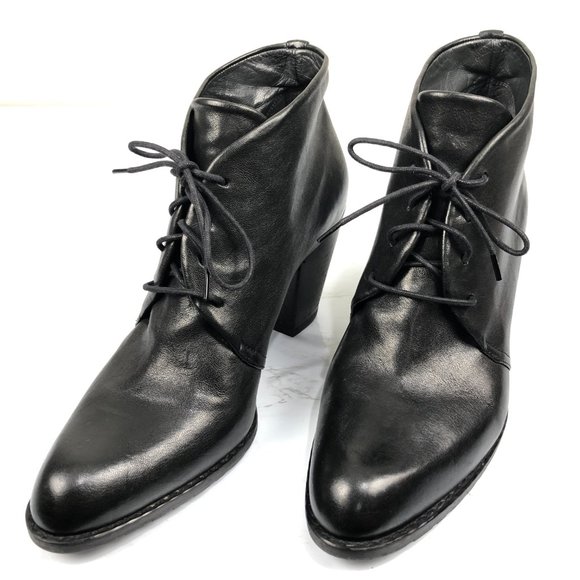 EUC Stuart Weitzman Black Leather Lace Up Ankle Boots